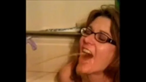 Meilleures vidéos sur l’énergie Femme amateur boit 2 mecs pisse