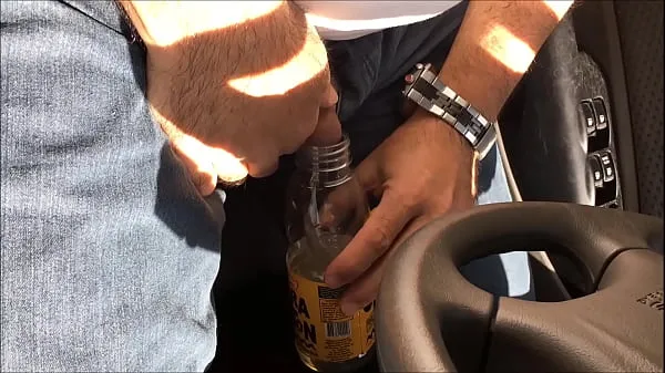 Meilleures vidéos sur l’énergie trucker piss in the bottle