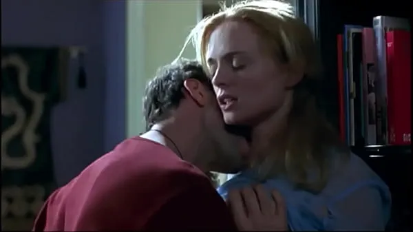 I migliori video sull'energia Heather Graham nuda in Softly k. Me (uccidendomi dolcemente