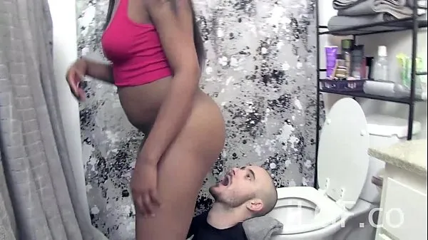 Video tenaga Nikki Ford Toilet Farts in Mouth terbaik