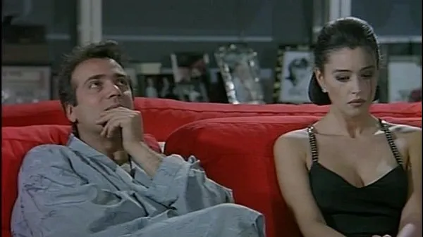 Video energi Monica Belluci (Italian actress) in La riffa (1991 terbaik