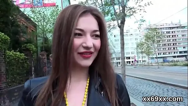 Лучшие видео БФ помогает физически вылечить девственную плеву и проникнуть в девственную нимфоманку энергии