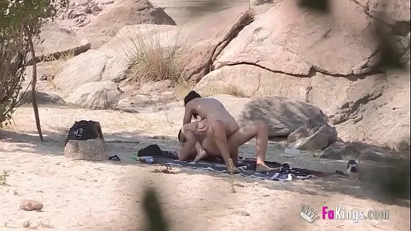 أفضل مقاطع فيديو الطاقة Picking up girls at the lakeside. JotaDe hunts for nudist, easy, horny girls