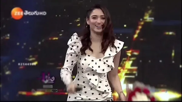 Bedste Tamanna in White Skirt Thighs Spicy Stage Dance energivideoer