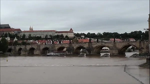 بہترین Charles Bridge in Prague توانائی کی ویڈیوز