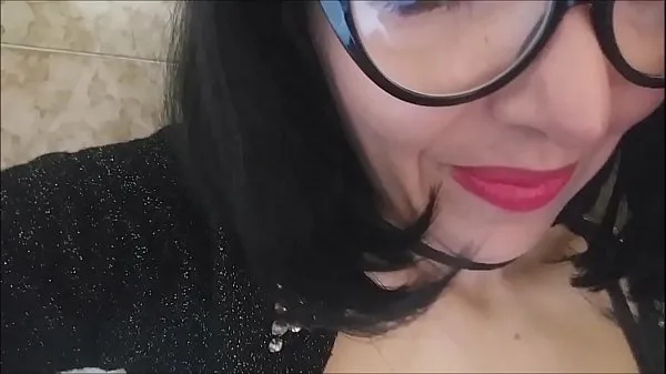 最佳你是两个混蛋！吐你的脸和你的母亲，而你像一个白痴手淫能源视频