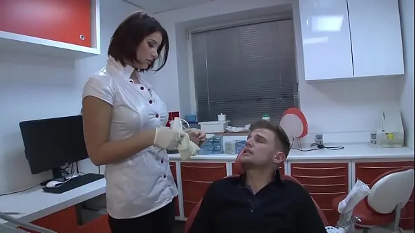 Meilleures vidéos sur l’énergie une jeune dentiste o. de donner sa chatte pour eviter la plainte du client a son patron