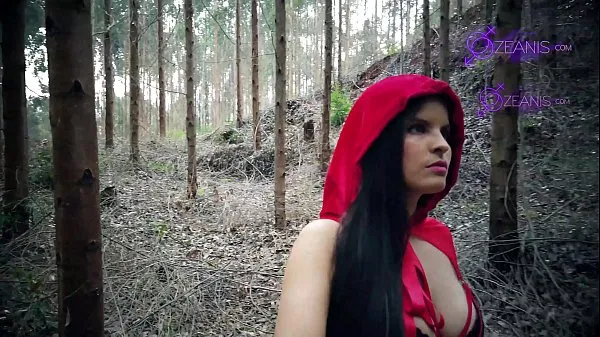 I migliori video sull'energia Tatiana Morales, Cappuccetto Rosso, si perde nella foresta e mangia il lupo speciale di Halloween