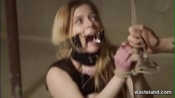 Die besten Orgasmic Fetish Nirvana für Blondine in Bondage Energievideos