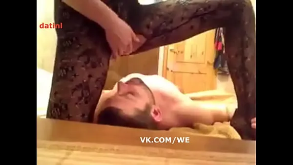 Najlepšie videá o Femdom facesitting and piss in mouth energii