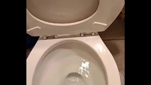 Nejlepší Trouble peeing on camera because of stage fright, have to push it out energetická videa