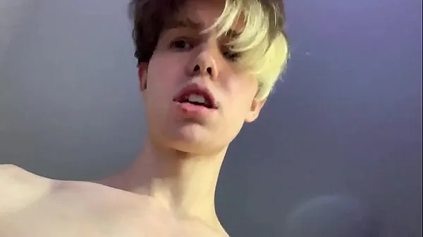 أفضل مقاطع فيديو الطاقة Russian boy from t. watches porn and cum in glass