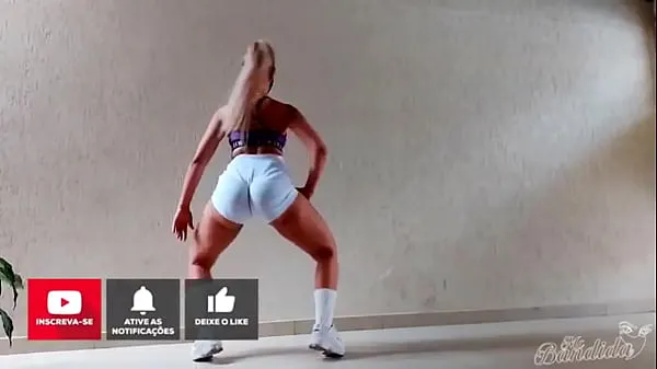 Los mejores Chica rubia bailando en shorts pegados vídeos de energía