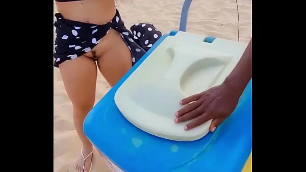 Video The couple went to the beach to get ready with the popsicle seller João Pessoa Luana Kazaki năng lượng hay nhất