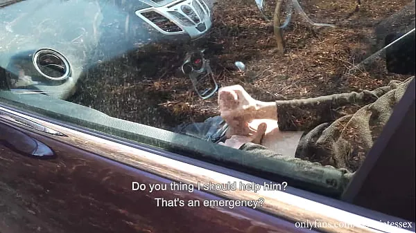 Meilleures vidéos sur l’énergie Un blogueur Youtube a surpris un mec en train de se branler dans une voiture dans un parc public et l'a aidé à jouir par Hanjob