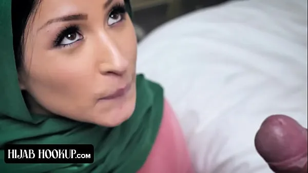 最佳Shy But Curious - Hijab Hookup New Series By TeamSkeet Trailer能源视频