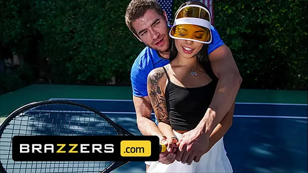 Best Xander Corvus) Massages (Gina Valentinas) Foot To Ease Her Pain They End Up Fucking - Brazzers energy Videos
