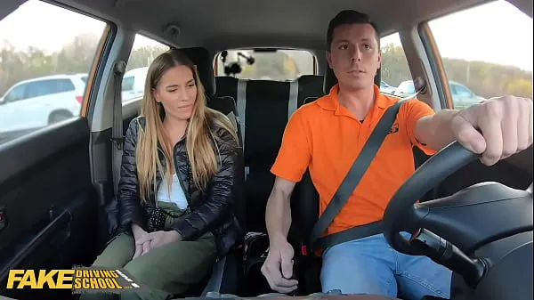 Melhores vídeos de energia FakeDrivingSchool Backseat Fuck para Eveline Dellai After Breakdown