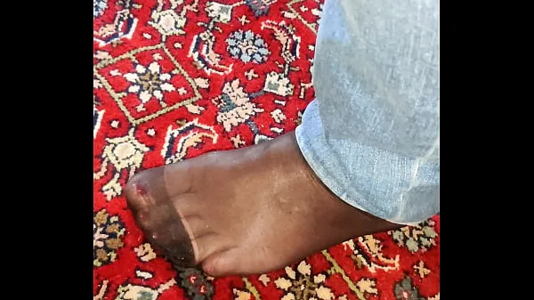 Los mejores mi novia está jugando con los pies con diferentes medias de nylon vídeos de energía