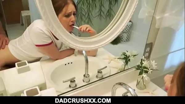 Video energi Step Daughter Brushing Teeth Fuck terbaik