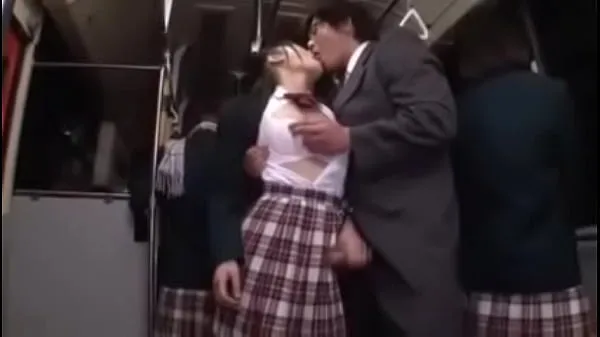 I migliori video sull'energia Sconosciuto seduce e scopa la scolaretta sull'autobus 2