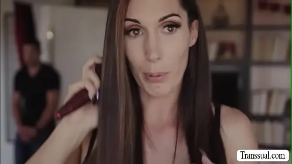 Najlepšie videá o Stepson bangs the ass of her trans stepmom energii