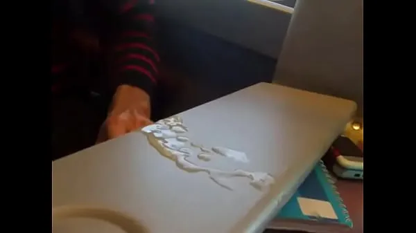 Meilleures vidéos sur l’énergie amateur éjacule beaucoup dans le train