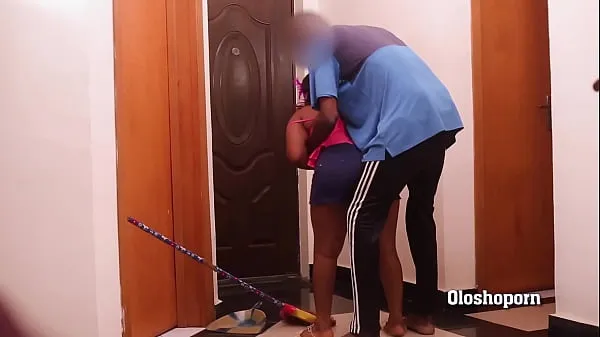 Τα καλύτερα βίντεο The weak dick man grabbed the cleaner by the door ενέργειας