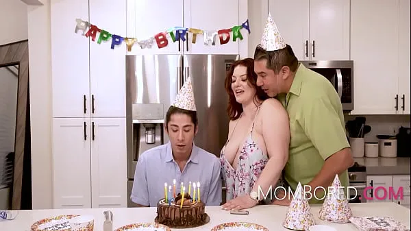 بہترین MILF Fucked By Stepson On His Birthday InFront Of Her Husband - Emmy Demur توانائی کی ویڈیوز