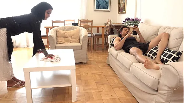Nejlepší The owner banged the desi bi maid on the sofa and fucked her ass badly energetická videa