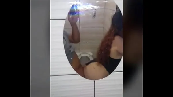 最佳公共性我刚在学校聚会上遇到她，最后在浴室里操她能源视频