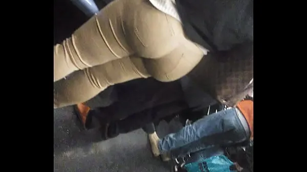 最高のThick bubble butt on train in nycエネルギービデオ