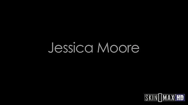 Najboljši videoposnetki Bratty Girl Jessica Moore Gobbles the Huge Cock energije