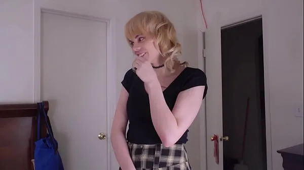 最佳Trans Teen Wants Her Roommate's Hard Cock能源视频