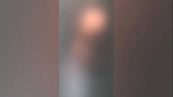 最佳大屁股拉丁妻子喜欢在她丈夫工作时和她的邻居做爱能源视频