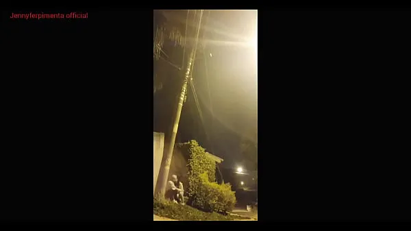 Los mejores Mujer casada sorprendida haciendo trampa en la calle es castigada por su marido con un anal intenso vídeos de energía