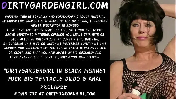 Los mejores Dirtygardengirl en rejilla negra se folla un gran consolador y un prolapso anal vídeos de energía