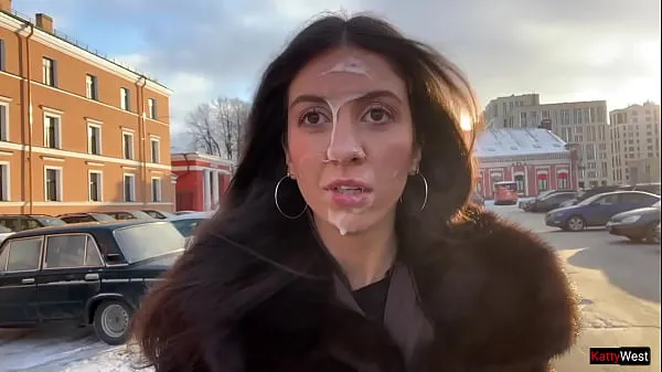 أفضل مقاطع فيديو الطاقة Girl agreed to walk with a stranger's Cum on her face in a public place - Cumwalk